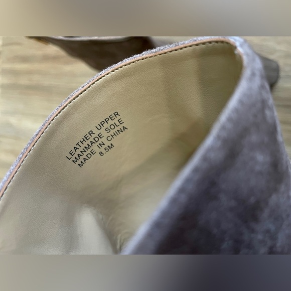 Ann Taylor Tapered Heel Suede Booties Pine Bark Color Size 8.5 NWOT - Picture 6 of 6